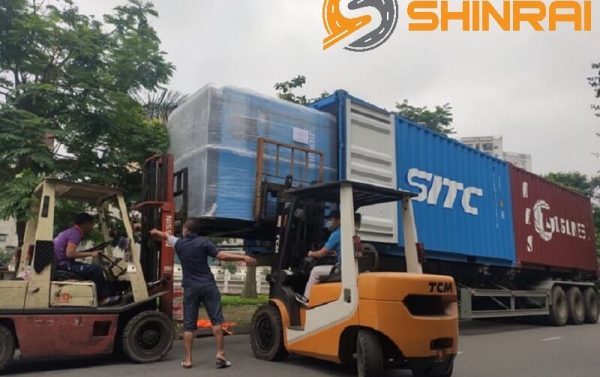 xe container vận chuyển hàng